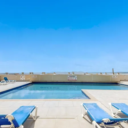 Great With View * Rosas