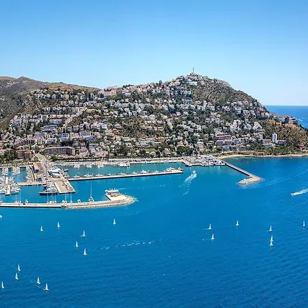 In Near Canyelles Roses