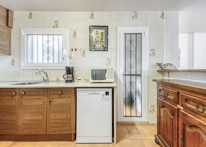 Appartement In Near Canyelles Roses