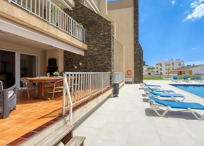 Appartement In Near Canyelles