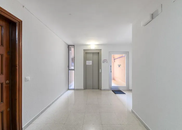 Appartement In Near Canyelles *