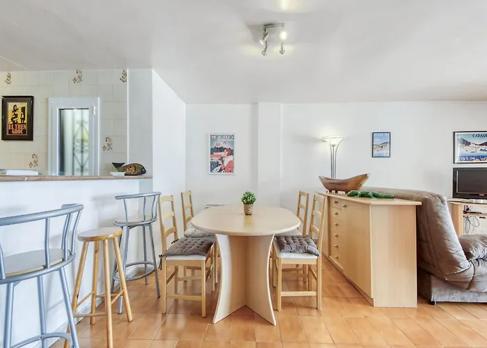 Appartement In Near Canyelles